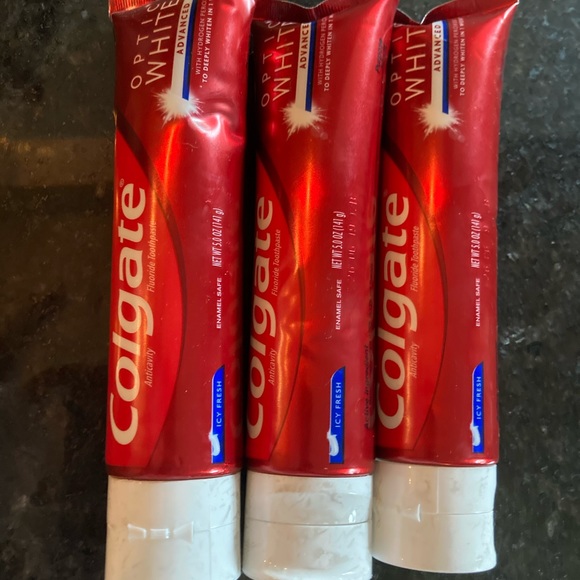 Colgate Optic Whitening Toothpaste - Picture 1 of 1